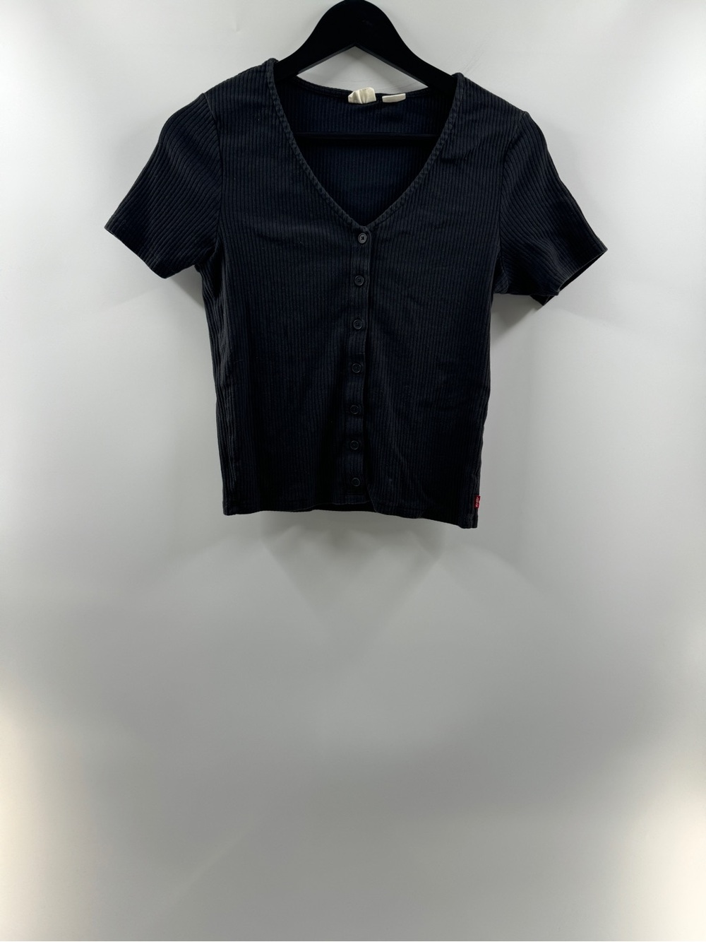 Levi's Black Ribbed Button Front V-Neck Top – Women's Medium